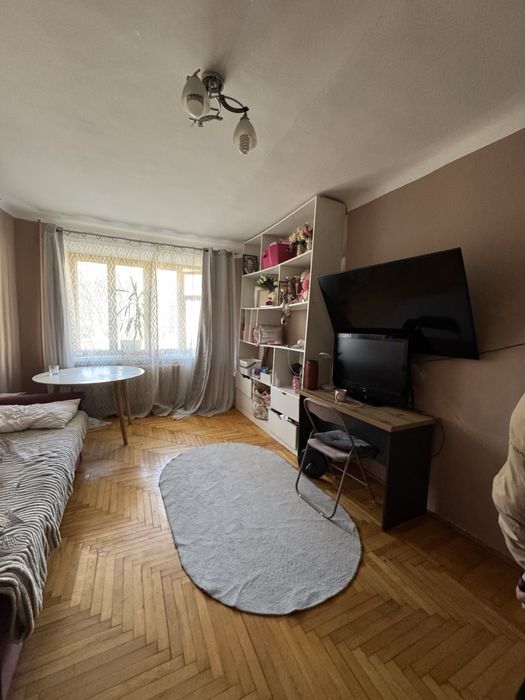 Продам 3-х кімнатну чешку