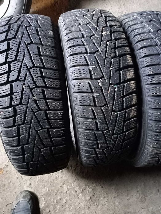 шини резина R 14 185/60 ROADSTONE корея зимние в отличном состоянии!