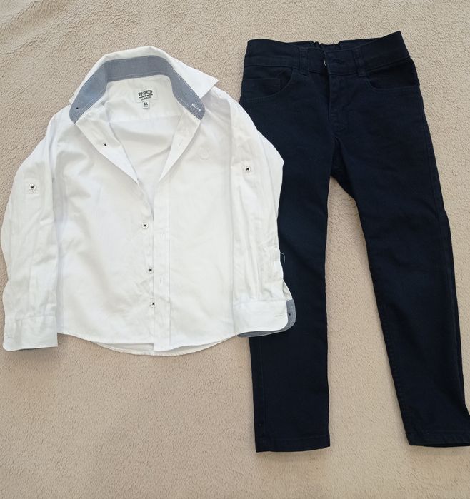 Продаються штани і сорочка