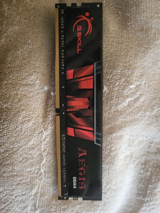 Memória RAM G.SKILL Aegis DDR4 – 8GB
