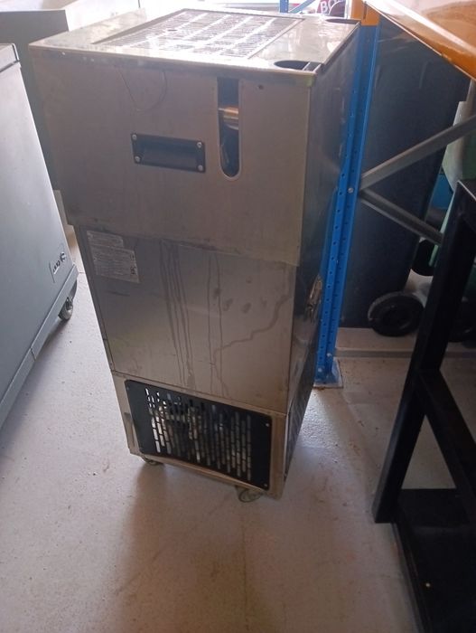 Máquina de imperial 100 litros 3 tiragens.