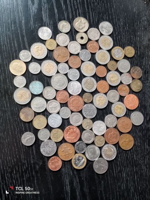 81 moedas antigas para colecionadores. Vendo pela melhor oferta..