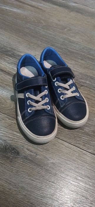 Eleganckie buty z ekoskóry 27