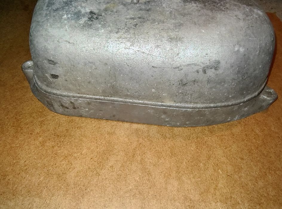 Dekiel pokrywa rozrządu silnika Ural M61