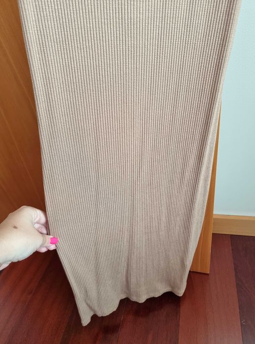 Vestido castanho claro com decote nas costas H&M, tam XS - nunca usado