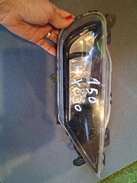 prawy halogen volvo xc90