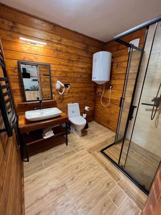 Готовий  бізнес - два діючі шале в Карпатах по вигідній ціні