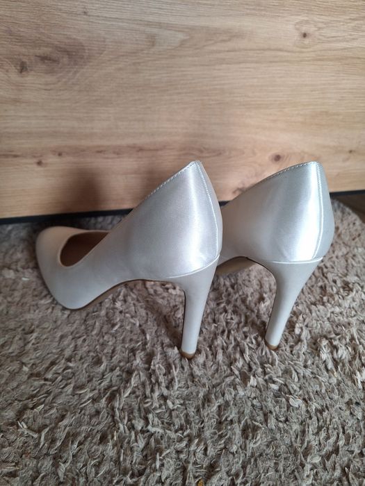 Buty ślubne białe
