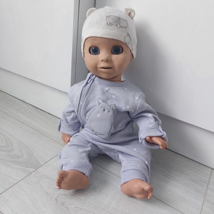 Інтерактивна силіконова лялька з рухомою мімікою Luvabella Luvabella