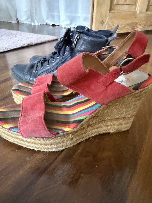 Oddam za darmo dwie pary skorzanych butow