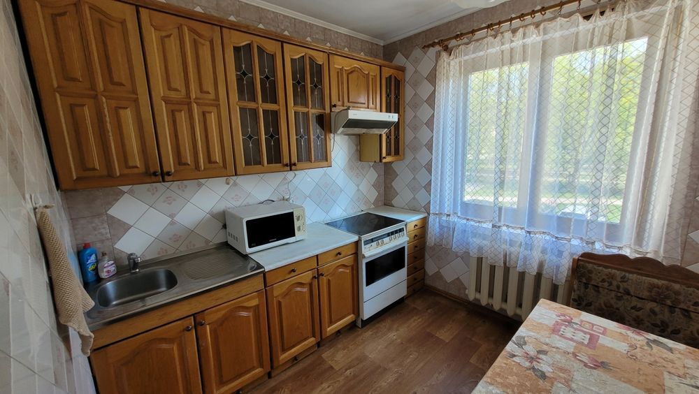 Продається трикімнатна квартира Бровари Чорних Запорожцівх