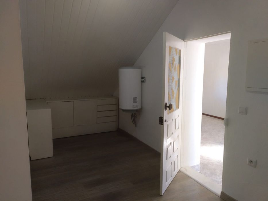 Apartamento T2 1 andar de uma moradia