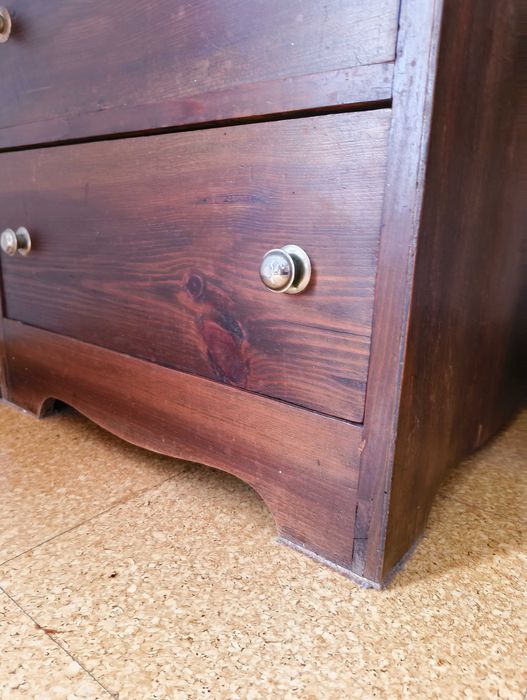 Camiseiro alto em madeira maciça