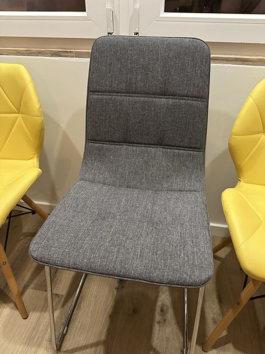 4 cadeiras  sem marcas de uso