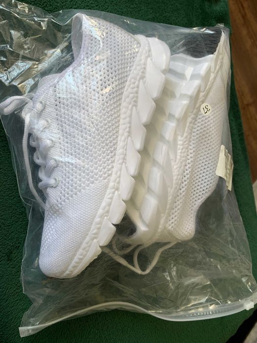 Buty sportowe z siateczki damskie
