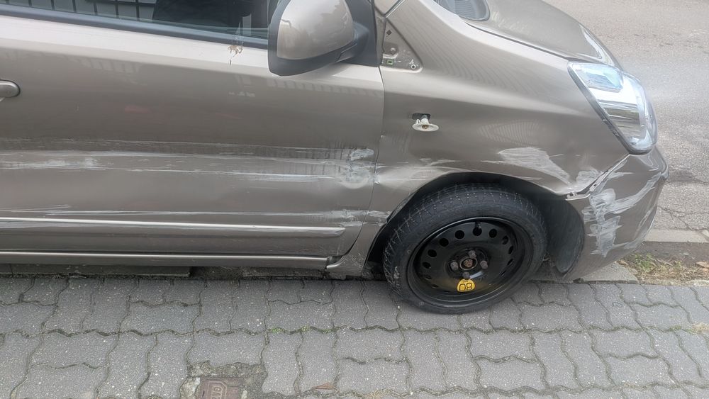 Samochód nissan note 2010