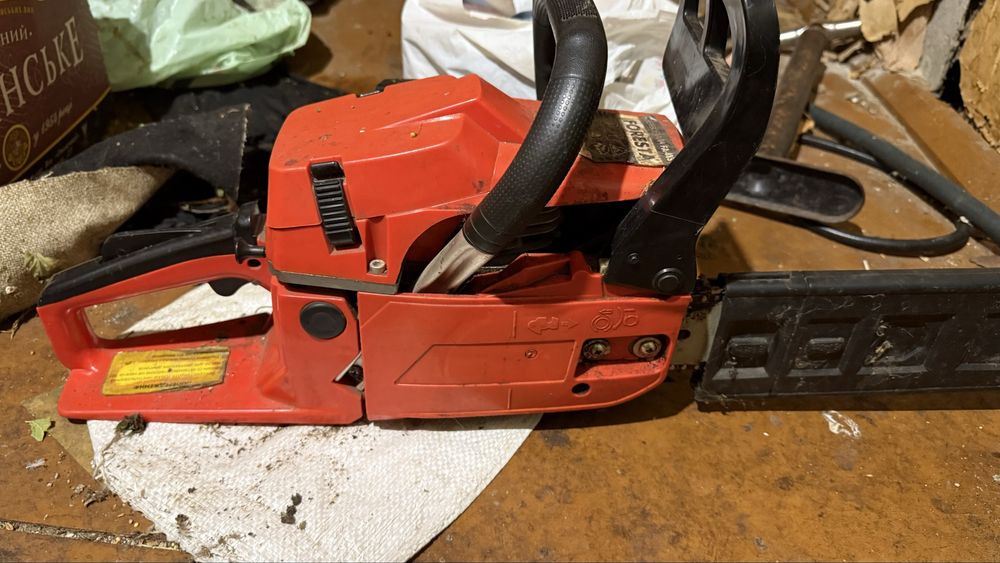 Продаю бензопилку FA 48S Foresta