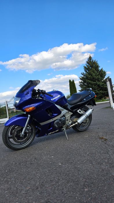 Продам мотоцикл Kawasaki zzr600