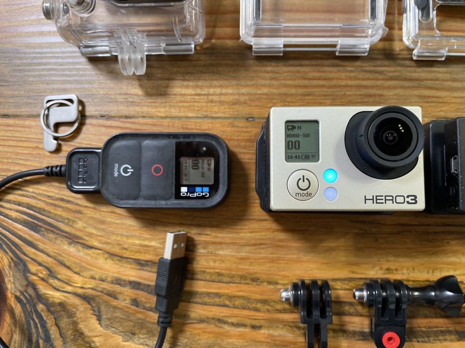 GoPro HERO3 Black + LCD Touch BacPac + Battery BacPac + Remote
