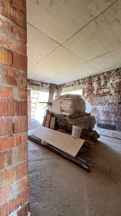 Продаж незавершеного будівництва в смт.Рудне.