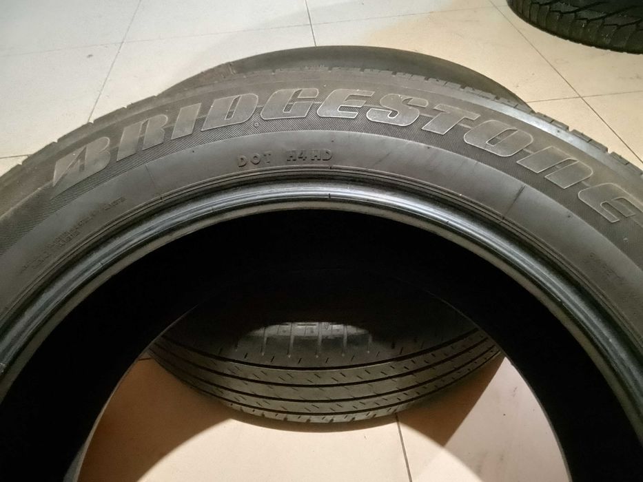 Пара шин 225/60R18 BRIDGESTONE Dueler