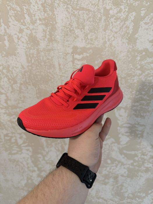 Нові кросівки adidas