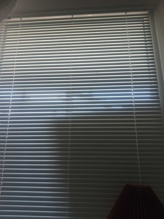 Жалюзи, штора горизонтальные. ШхВ-1045мм на 1150мм. ламель 25 правые.