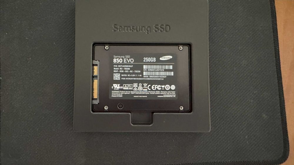 Samsung Internal SSD 250GB 860 EVO 250 GB64169647525761121