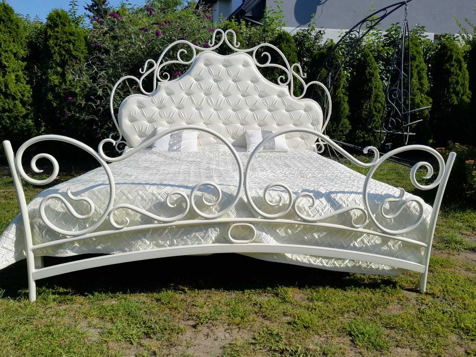 Łóżko metalowe tapicerowane 180x200 królewskie kute metaloplastyka