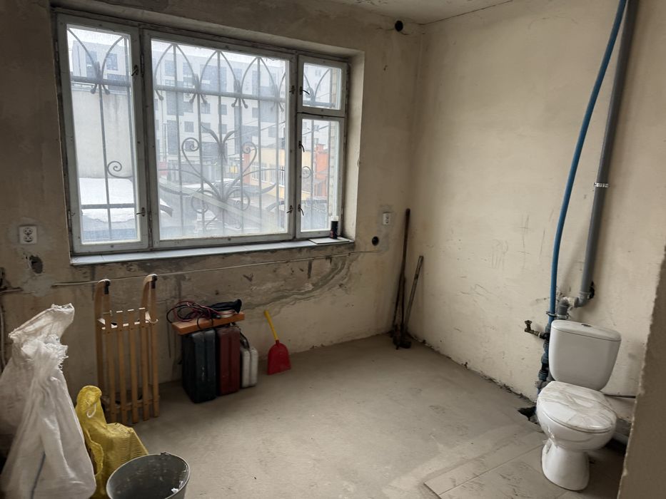 Оренда гаражу 180 кв  світло 3ф вода каналізація