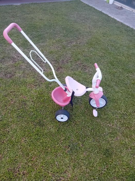 Triciclo smoby com barra para empurrar