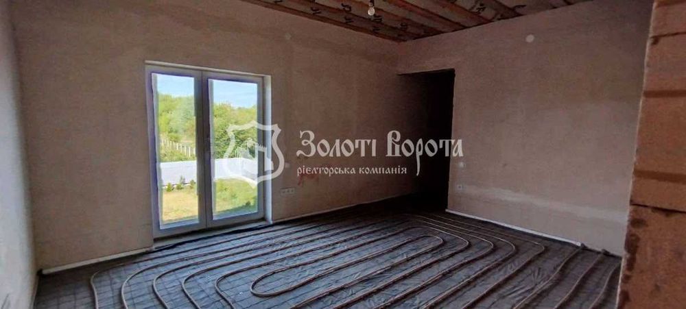 Будинок, 2 пов. Під ремонт. с. Погреби, Броварський район