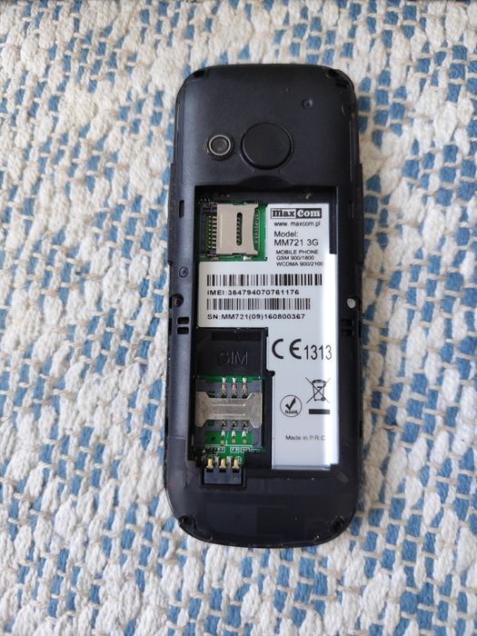 Telefon komórkowy Maxcom MM721 + ładowarka i baza,  bez baterii