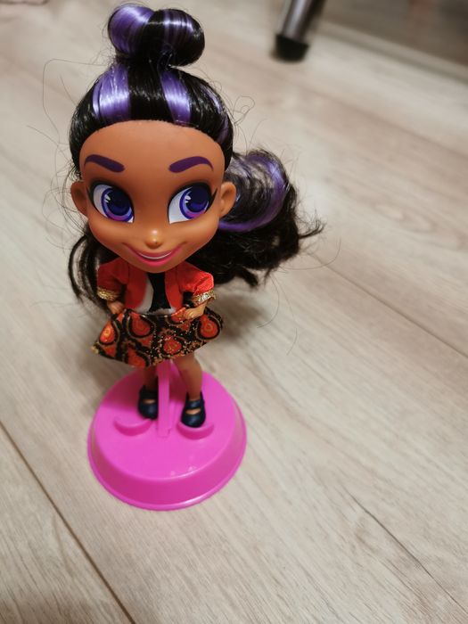 Hairdorables lalka laleczka stojak zabawka