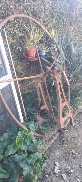 Bomba de poço  antiga