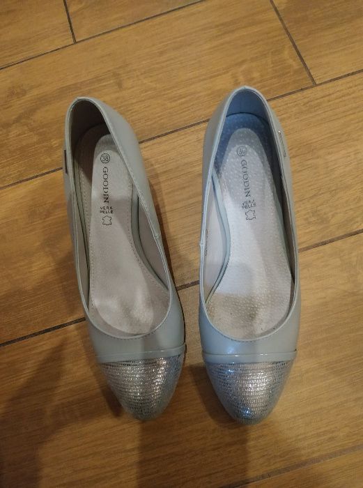 Buty na obcasie rozmiar 38