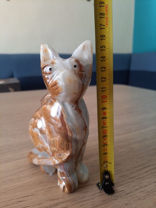 Figurka kota kamienna