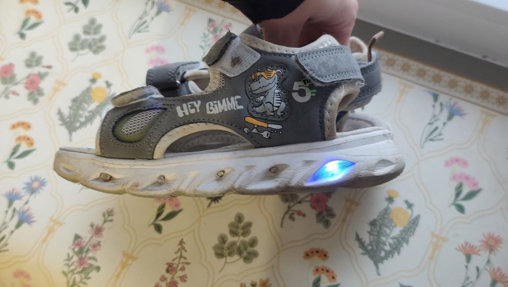 Сандалі босоніжки на хлопчика і дівчинку