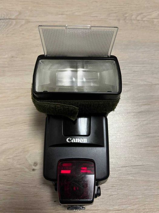 Cпалах Canon Speedlite 550EX