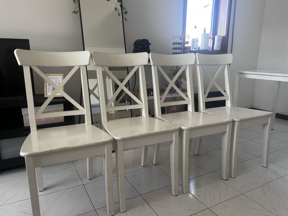 Conjunto 4 cadeiras + mesa IKEA