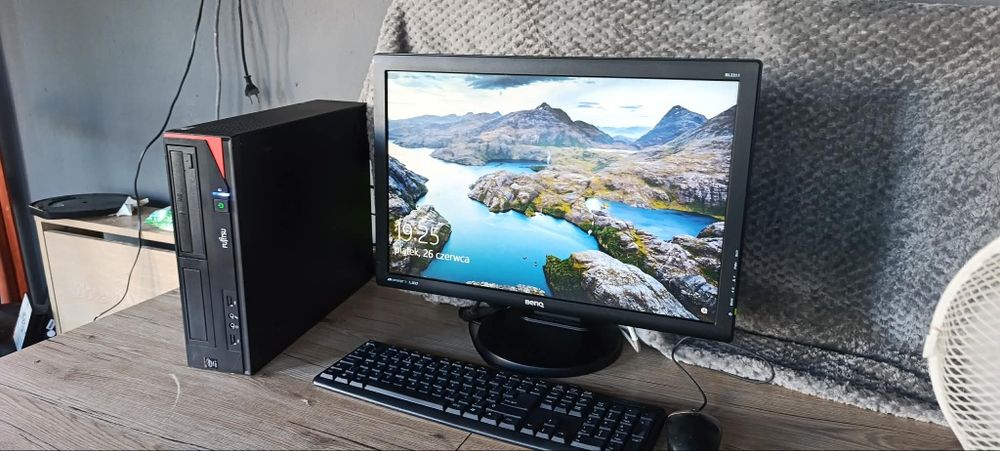 Szybki Komputer Intel i7, 8x3,40GHz, z Dużym Monitorem,  zadbany , pełen Komplet