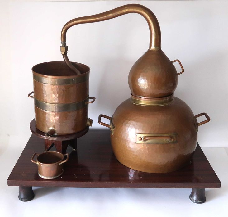 Alambique antigo em cobre 5 lt com suporte