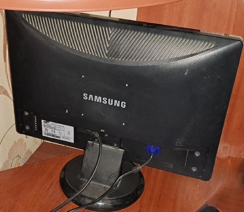 Монитор Samsung 22" SyncMaster226cw