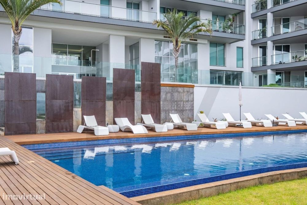 Apartamento T2 Edifício Madeira Palace Residences - Localizado Na Estr