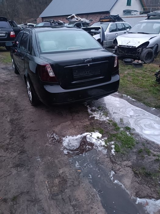 Розбірка ,запчастини Chevrolet lacetti,капот,двері,крила, двигун.
