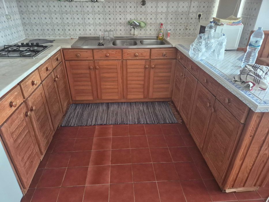 Cozinha usada com lava louça