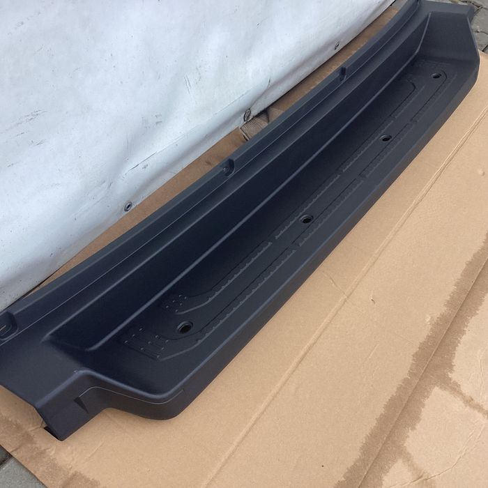 Задній Бампер Ступенька Volkswagen Crafter 2021 рік