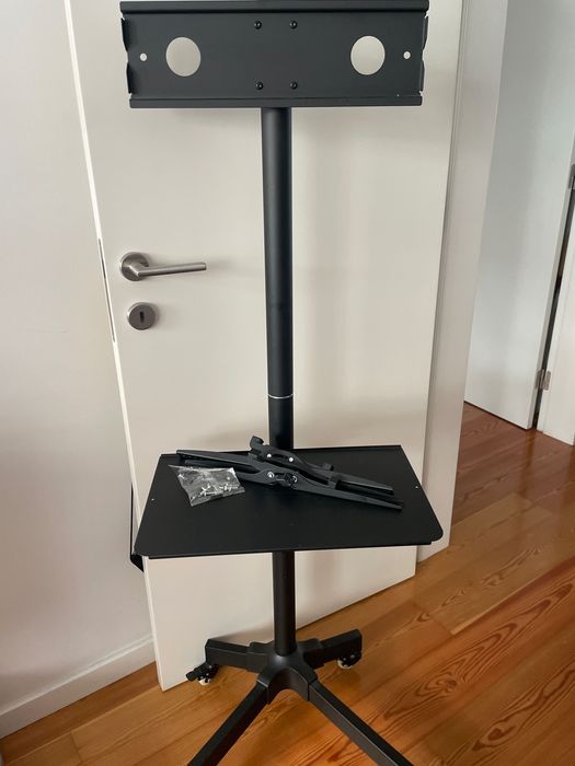 Suporte tv móvel com prateleira