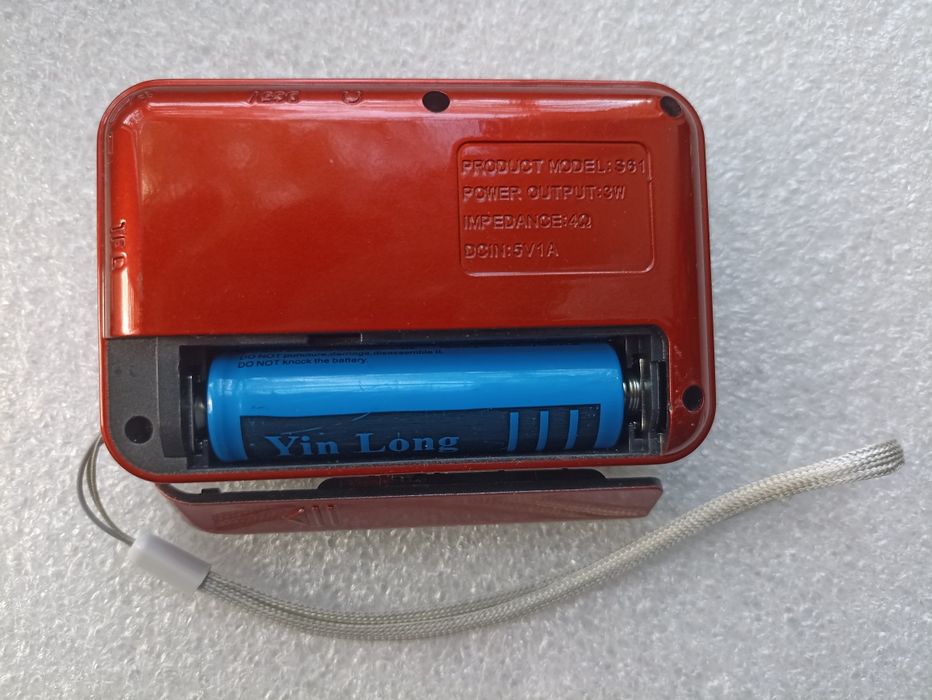 Компактні портативні радіоплеєра GOLON RX - 144BT  та NONTNAUS
