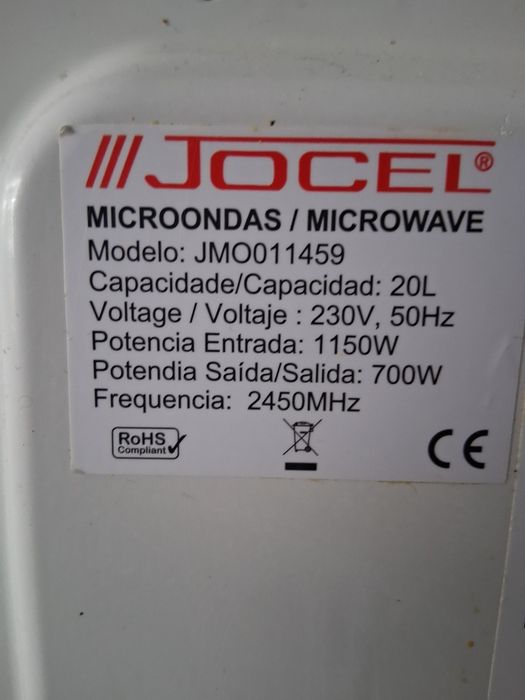 Microondas a funcionar perfeitamente